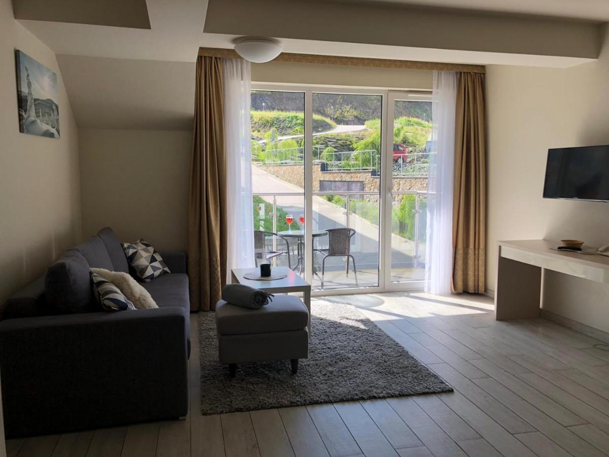 Atrakcyjny Apartament Czarna Gora สโตรเนีย ชล็องสเกีย ภายนอก รูปภาพ