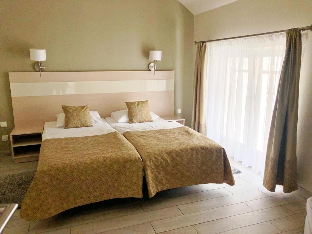Atrakcyjny Apartament Czarna Gora สโตรเนีย ชล็องสเกีย ภายนอก รูปภาพ